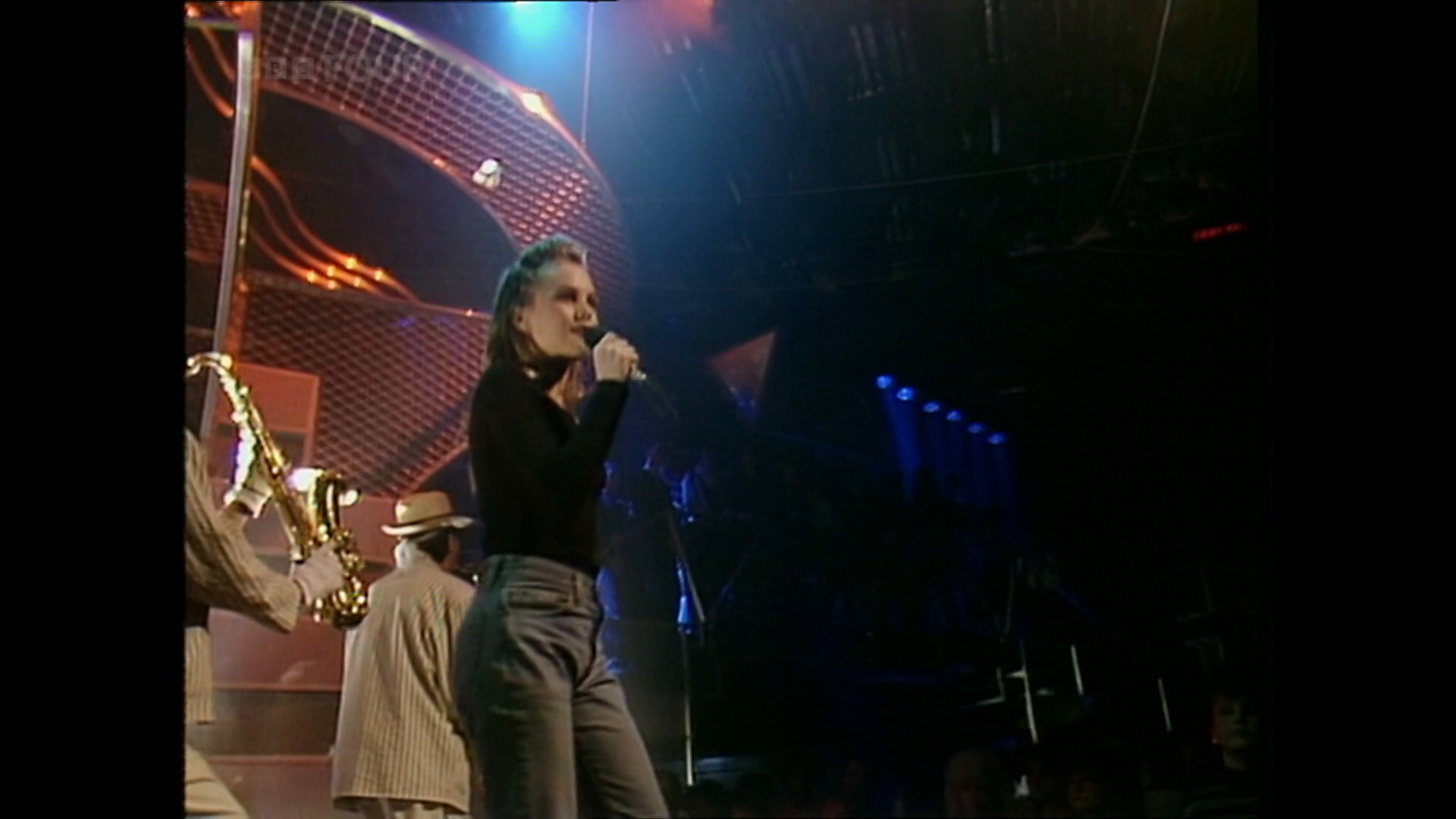 Joe Le Taxi / Vanessa Paradis (In the Studio)  - Top of the Pops (February 25th, 1988)