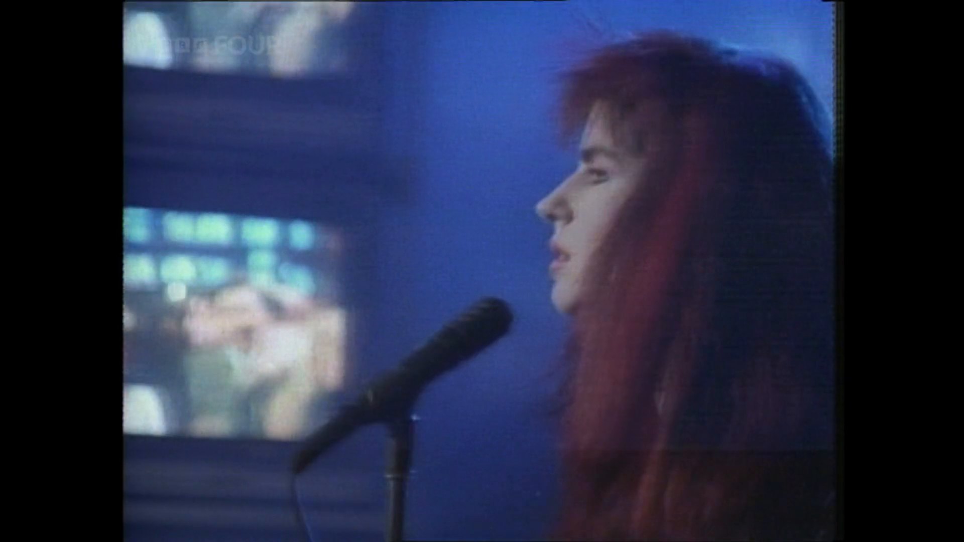 Hazy Shade Of Winter / Bangles (Via Music Video) - Top of the Pops (February 25th, 1988)